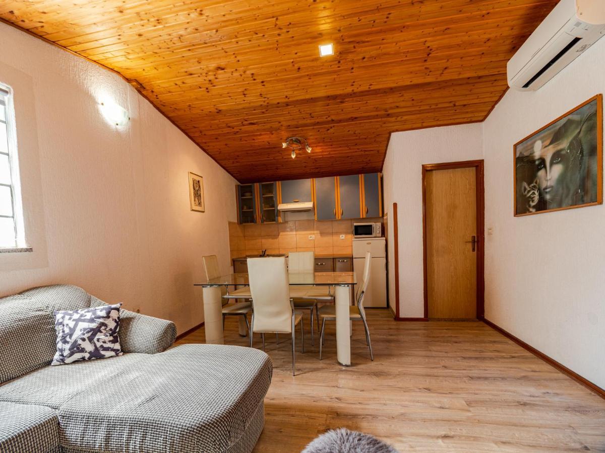 Apartmani Arijana Medulin Exterior photo