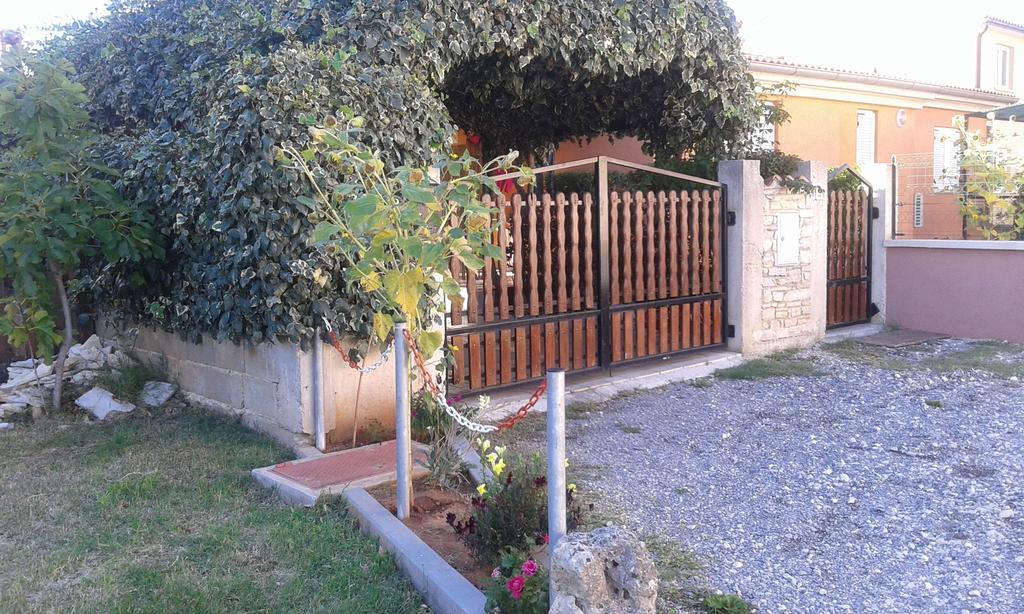 Apartmani Arijana Medulin Exterior photo